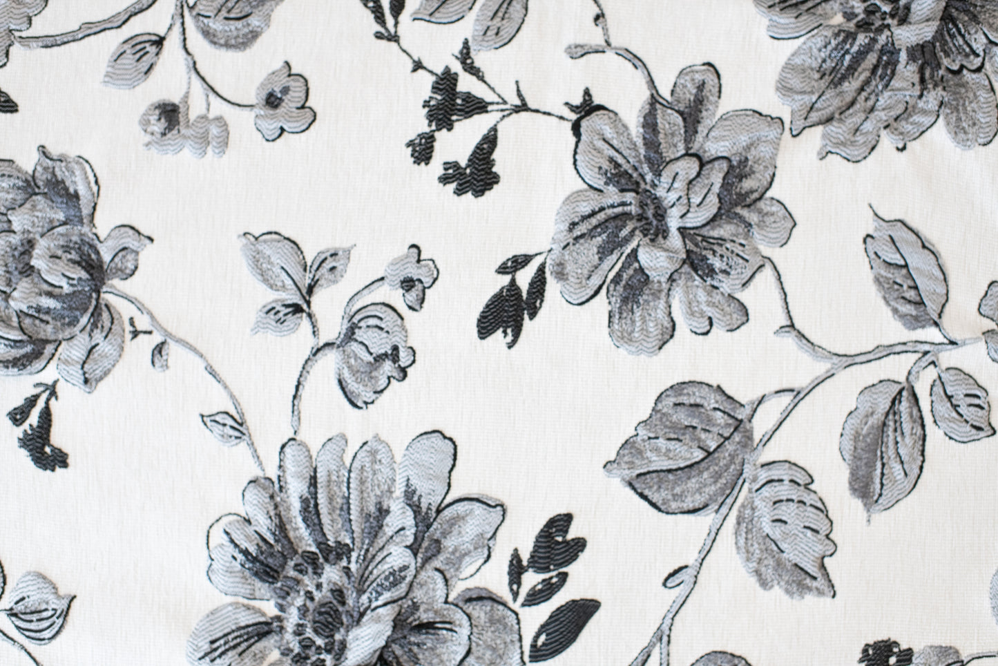 Sensation Linen – 132” Round